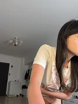 Snapshot of Lina_cuteee chatting on May 21, 5:31 pm Lina cuteee online show from May 21, 5:31 pm