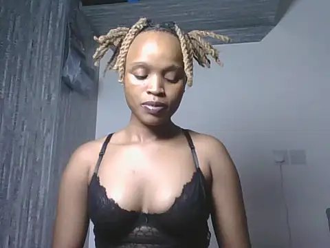 Snapshot of Tempting_Ebony chatting on June 20, 1:41 am Tempting Ebony online show from June 20, 1:41 am
