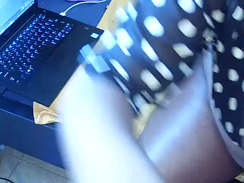 Snapshot of luna-elera chatting on June 10, 6:01 am luna-elera online show from June 10, 6:01 am