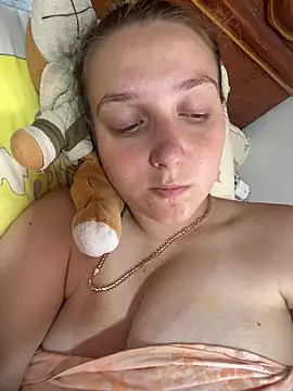 Snapshot of Loulou_fck chatting on July 4, 2:23 pm Loulou fck online show from July 4, 2:23 pm