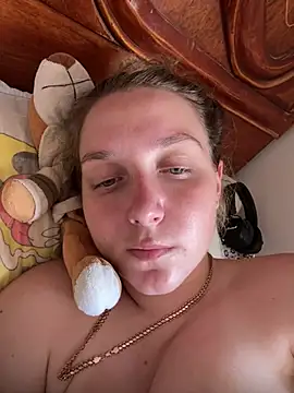 Snapshot of Loulou_fck chatting on July 6, 1:52 pm Loulou fck online show from July 6, 1:52 pm