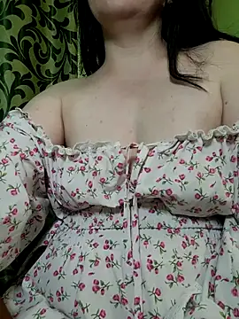 Snapshot of MiaRox chatting on May 20, 7:47 am MiaRox online show from May 20, 7:47 am