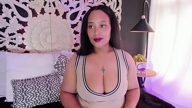 Snapshot of Bianca_DVarela chatting on June 24, 8:08 pm Bianca DVarela online show from June 24, 8:08 pm