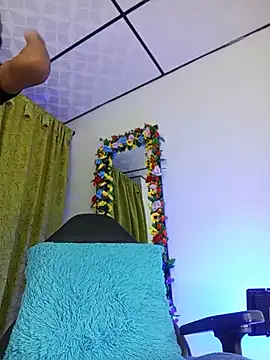 Snapshot of Elektra_bigcock chatting on July 4, 9:32 pm Elektra bigcock online show from July 4, 9:32 pm