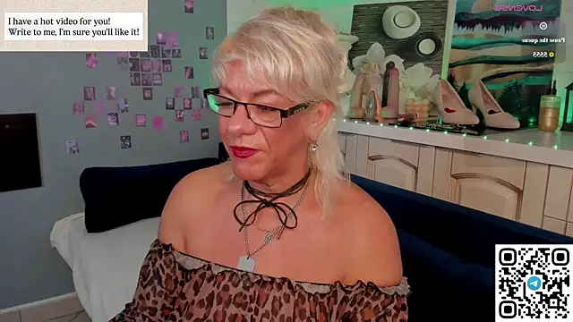 Snapshot of Anna_Coolidge chatting on June 28, 1:11 am Anna Coolidge online show from June 28, 1:11 am