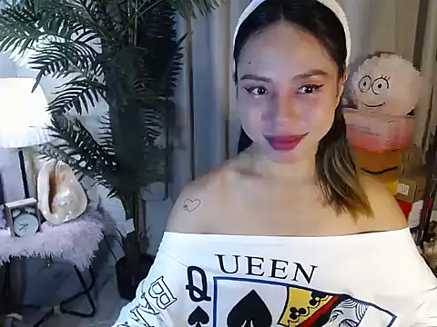 Snapshot of Super_Hot_BunnyXX chatting on May 19, 11:49 am Super Hot BunnyXX online show from May 19, 11:49 am