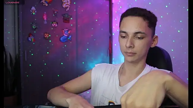 Snapshot of archi_love chatting on February 5, 10:19 am archi love online show from February 5, 10:19 am