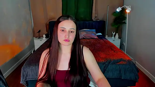 Elizabet Colllins online show from June 7, 4:33 pm