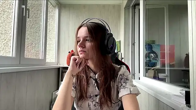 Snapshot of LisbethShellenbarger chatting on May 19, 7:58 am LisbethShellenbarger online show from May 19, 7:58 am
