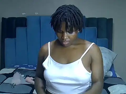 Snapshot of melanin_moon chatting on June 3, 2:33 pm melanin moon online show from June 3, 2:33 pm