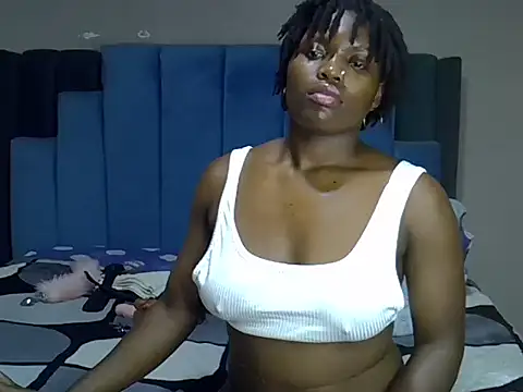 Snapshot of melanin_moon chatting on June 4, 2:45 pm melanin moon online show from June 4, 2:45 pm