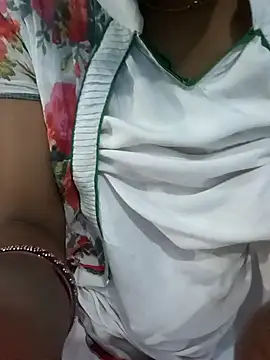 Snapshot of Naughty-Savi chatting on May 21, 9:49 am Naughty-Savi online show from May 21, 9:49 am