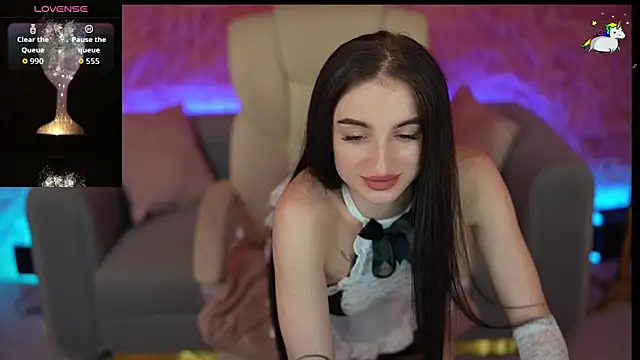 Snapshot of EmilyyMoon chatting on May 26, 12:56 pm EmilyyMoon online show from May 26, 12:56 pm