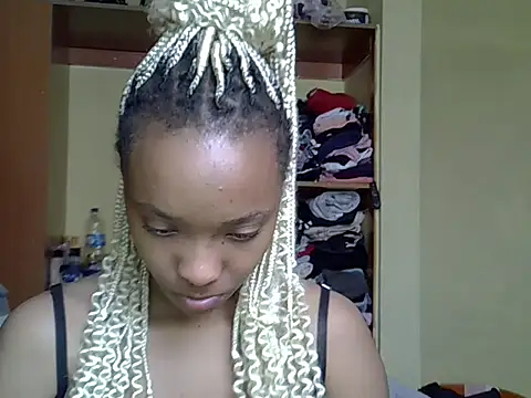 Snapshot of pretty_jazminee1 chatting on May 19, 7:15 am pretty jazminee1 online show from May 19, 7:15 am