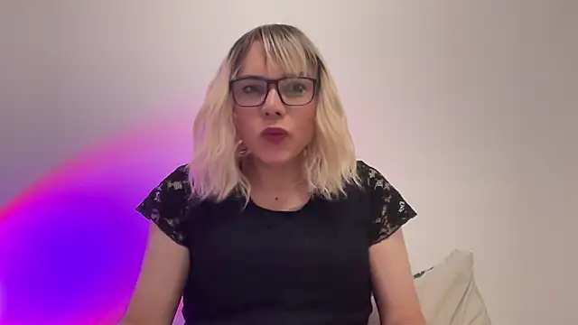 Snapshot of nikki_trans_fun chatting on May 18, 4:46 pm nikki trans fun online show from May 18, 4:46 pm