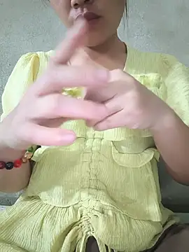 Snapshot of Emma-sin chatting on July 2, 5:35 am Emma-sin online show from July 2, 5:35 am
