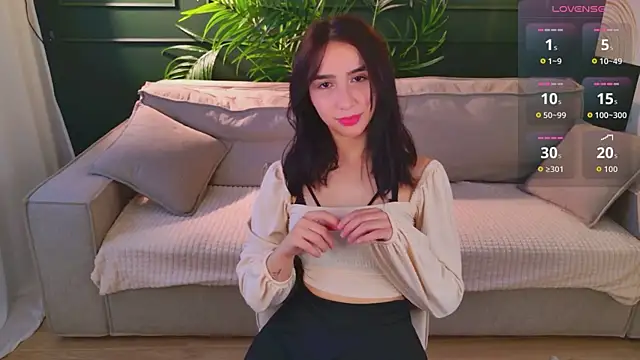 Snapshot of Baby_Miira chatting on June 12, 6:45 am Baby Miira online show from June 12, 6:45 am