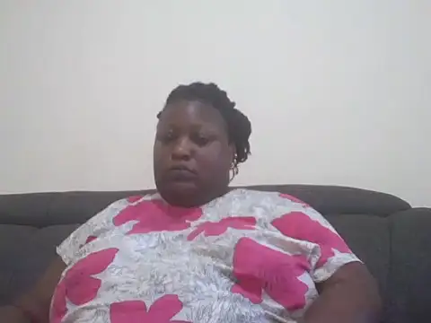 Snapshot of fat_ebonyqueen chatting on June 5, 6:52 am fat ebonyqueen online show from June 5, 6:52 am