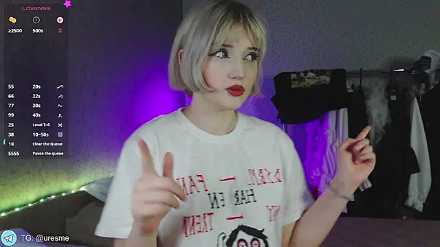 Esme Velvet online show from May 21, 2:13 pm