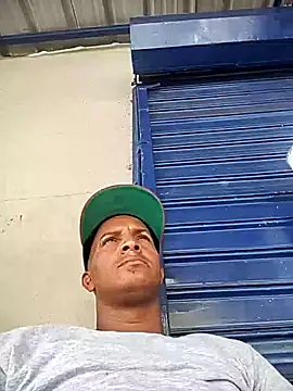 Snapshot of luis391986 chatting on May 19, 2:12 pm luis391986 online show from May 19, 2:12 pm
