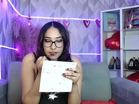AndreaLoveeX online show from June 6, 4:55 pm