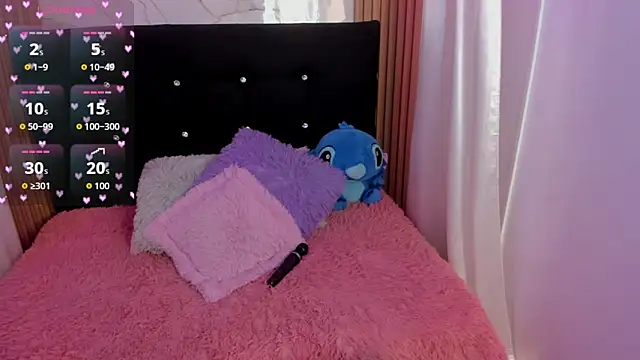 Snapshot of Sara_Sweet03 chatting on June 23, 8:29 pm Sara Sweet03 online show from June 23, 8:29 pm
