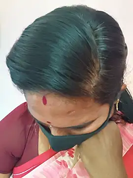 Snapshot of CuteTamizhachi chatting on July 15, 3:45 am CuteTamizhachi online show from July 15, 3:45 am