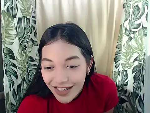 Snapshot of itsme_gwen chatting on June 21, 4:48 am itsme gwen online show from June 21, 4:48 am