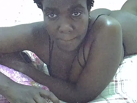 Snapshot of Queen-Alicia chatting on June 3, 5:51 pm Queen-Alicia online show from June 3, 5:51 pm
