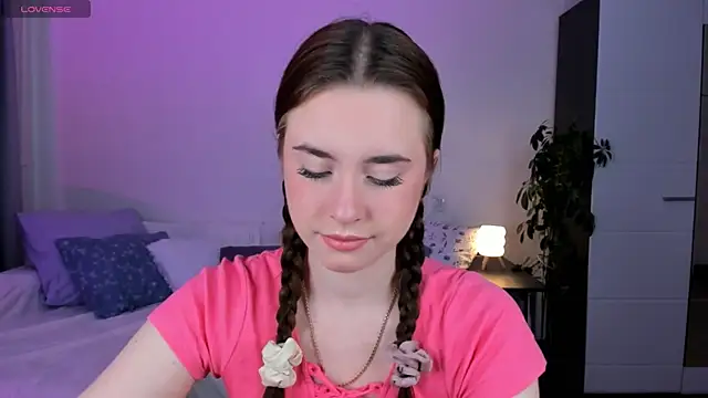 Snapshot of Lilit_Dream chatting on June 15, 3:20 am Lilit Dream online show from June 15, 3:20 am