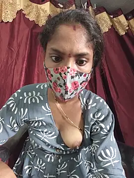 Snapshot of reshma124 chatting on June 8, 5:08 am reshma124 online show from June 8, 5:08 am