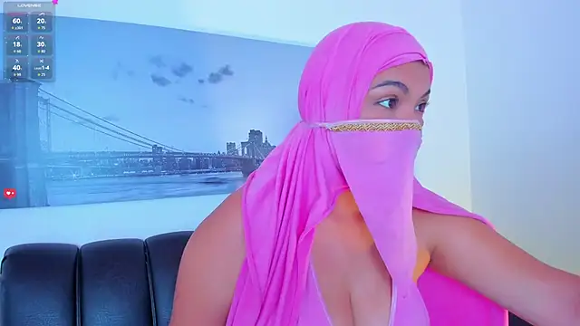 Snapshot of Amira_002 chatting on May 19, 3:07 pm Amira 002 online show from May 19, 3:07 pm