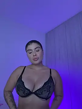 Snapshot of Danilopez3 chatting on May 20, 1:45 am Danilopez3 online show from May 20, 1:45 am