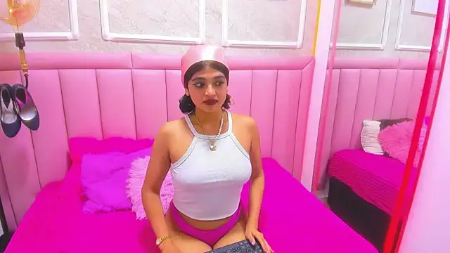 Snapshot of velvet_girll chatting on July 2, 3:45 am velvet girll online show from July 2, 3:45 am