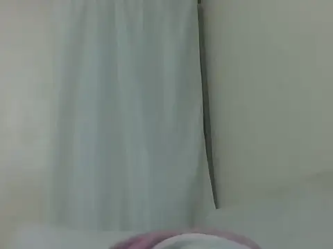 Snapshot of sexyhot001 chatting on June 16, 6:43 pm sexyhot001 online show from June 16, 6:43 pm