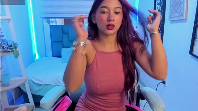 Snapshot of Aurora_Blazee chatting on June 16, 12:41 pm Aurora Blazee online show from June 16, 12:41 pm