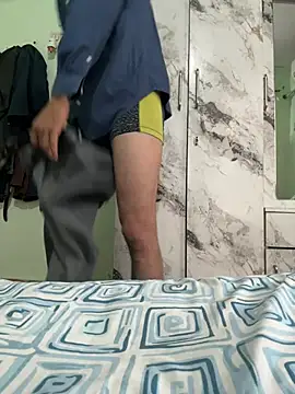 Snapshot of Bombay_boy chatting on July 9, 3:54 am Bombay boy online show from July 9, 3:54 am