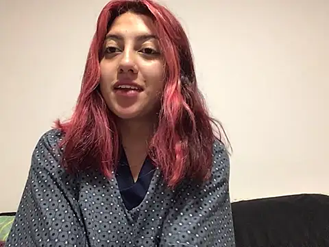 Snapshot of Emma_Cut chatting on June 9, 9:10 am Emma Cut online show from June 9, 9:10 am