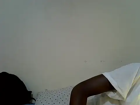 Snapshot of PetiteMelaninn chatting on June 23, 11:30 am PetiteMelaninn online show from June 23, 11:30 am