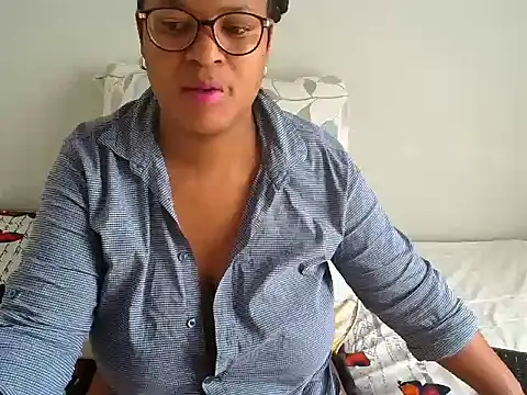 Snapshot of CandyYumsAerolaXX chatting on June 1, 6:59 am CandyYumsAerolaXX online show from June 1, 6:59 am