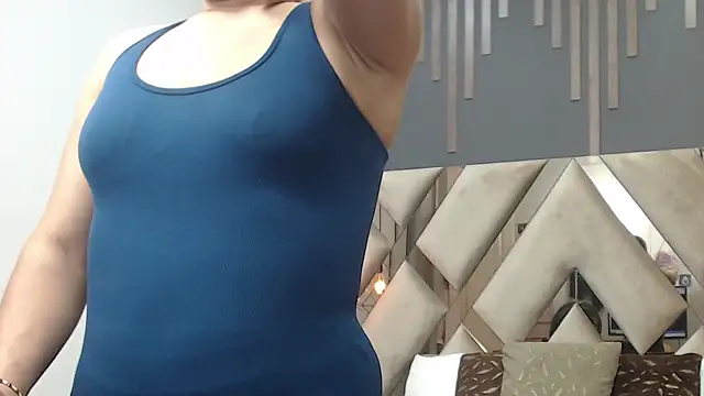Snapshot of MartinaaFit chatting on June 2, 11:56 am MartinaaFit online show from June 2, 11:56 am