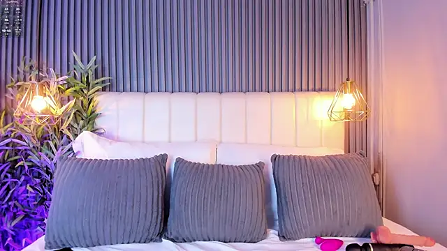 Snapshot of Lina_Glam chatting on June 23, 3:59 am Lina Glam online show from June 23, 3:59 am