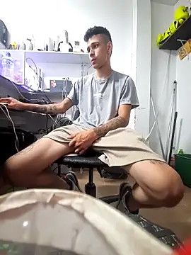 Snapshot of tom_latin chatting on May 27, 10:29 pm tom latin online show from May 27, 10:29 pm