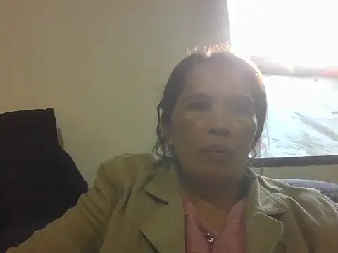 Snapshot of momshe2026 chatting on May 25, 8:53 am momshe2026 online show from May 25, 8:53 am