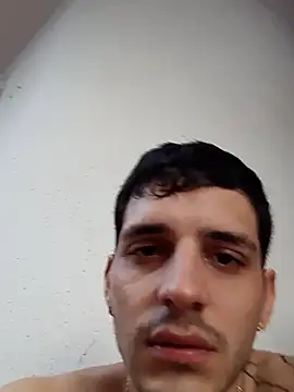Snapshot of boy_max_latin chatting on July 4, 11:00 pm boy max latin online show from July 4, 11:00 pm