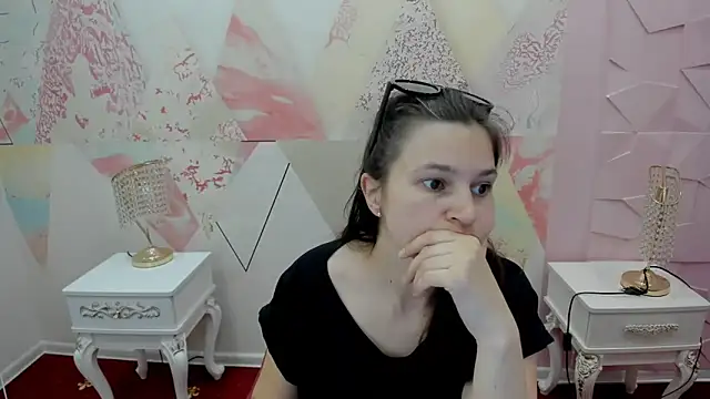 Snapshot of Cenny_love chatting on May 20, 9:15 am Cenny love online show from May 20, 9:15 am