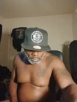 Snapshot of Tremainebigg chatting on July 15, 9:25 am Tremainebigg online show from July 15, 9:25 am