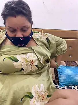 Catchybusty01 online show from August 1, 10:36 am
