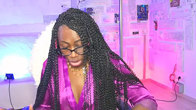 naomicampbi online show from May 22, 8:42 am