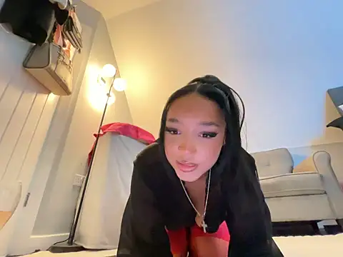 Snapshot of Caramelbbyxx chatting on June 14, 1:36 am Caramelbbyxx online show from June 14, 1:36 am